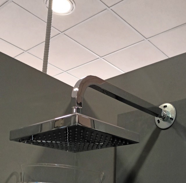 BELTRAME-Soffione quadrato e braccio doccia